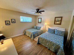 3 bedrooms, iron/ironing board, WiFi, bed sheets