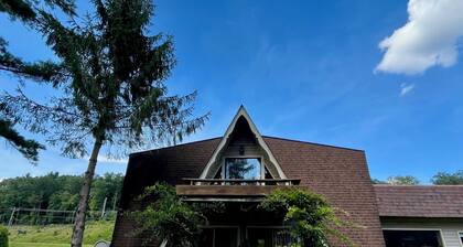 Bunker 13: 3BDRM, 3BTH Condo in Charming Glade Valley