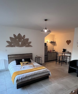 1 bedroom, free WiFi, bed sheets