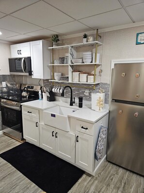 Mikrobølgeovn, ovn og kokeplater