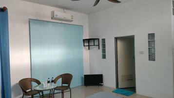 Deluxe Room, Balcony | Blackout curtains, free WiFi