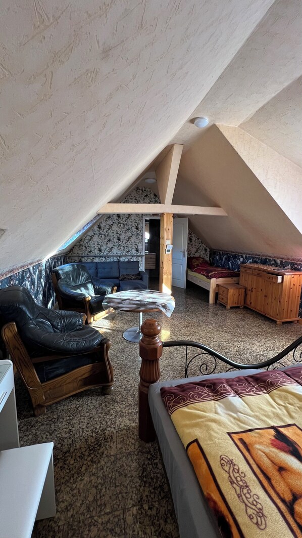 1 bedroom, WiFi, bed sheets