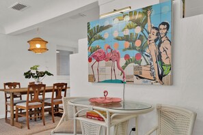 Dining - Walk to Marina, Park View Palms, Mid-Century Home, Sleeps 6, Pet Friendly Fence (Mount Dora)