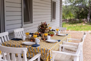 Outdoor dining - Casa de Palmeiros Wellness & Pool Villa (Loulé)