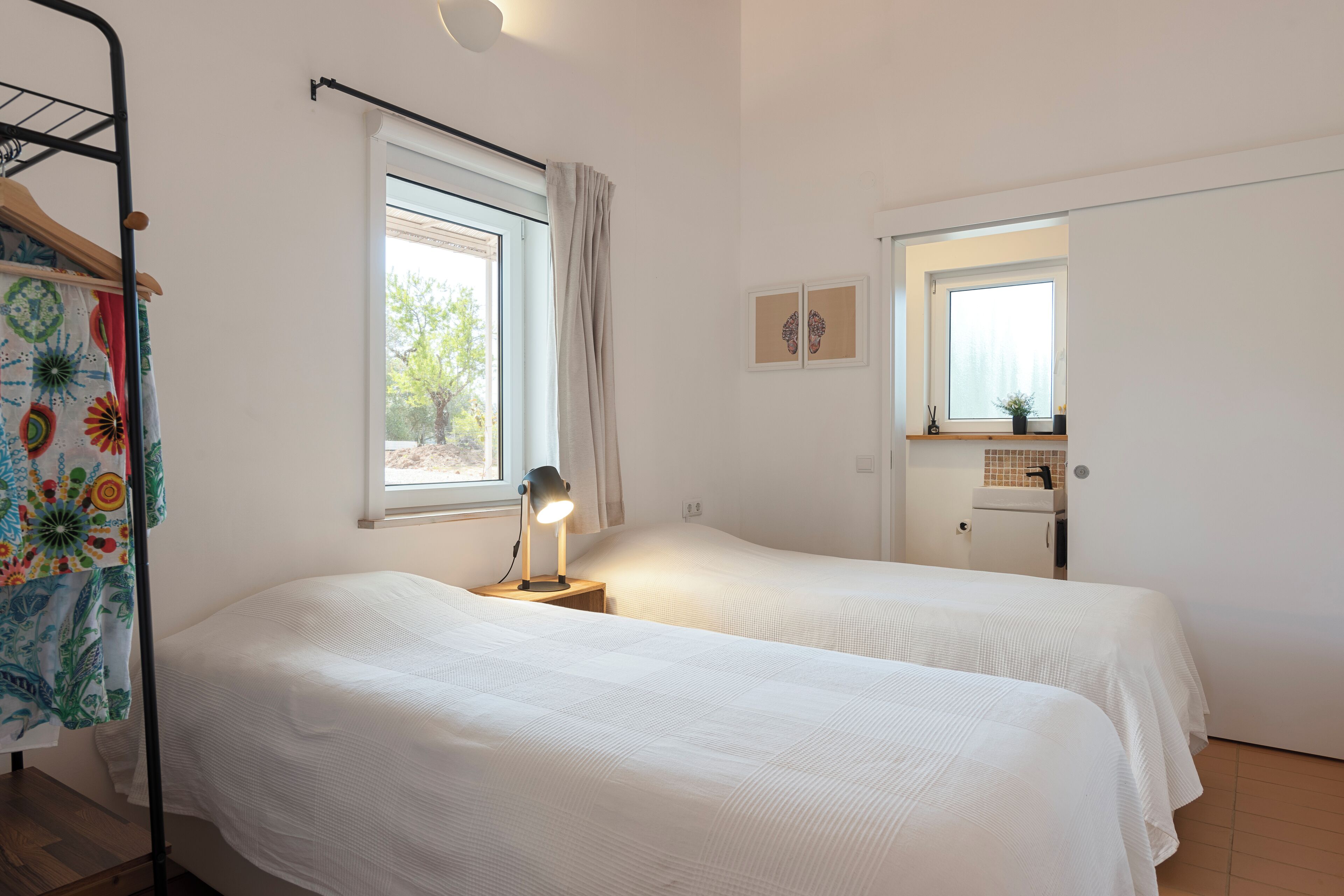 2 slaapkamers, een strijkplank/strijkijzer, gratis wifi, beddengoed