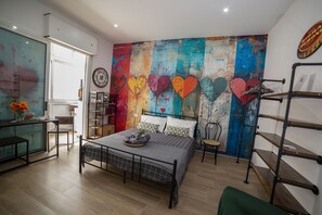 1 habitación, tabla de planchar con plancha, wifi y ropa de cama 