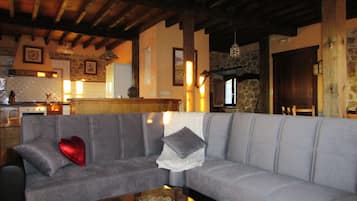 TV, fireplace, ping pong