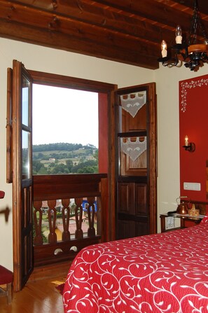 3 bedrooms, iron/ironing board, WiFi, bed sheets - Country House 'La Espinera' with Mountain View, Private Terrace and Wi-Fi (Nava)