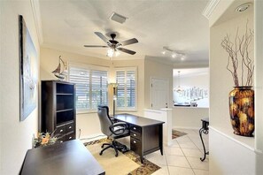 المنشأة من الداخل