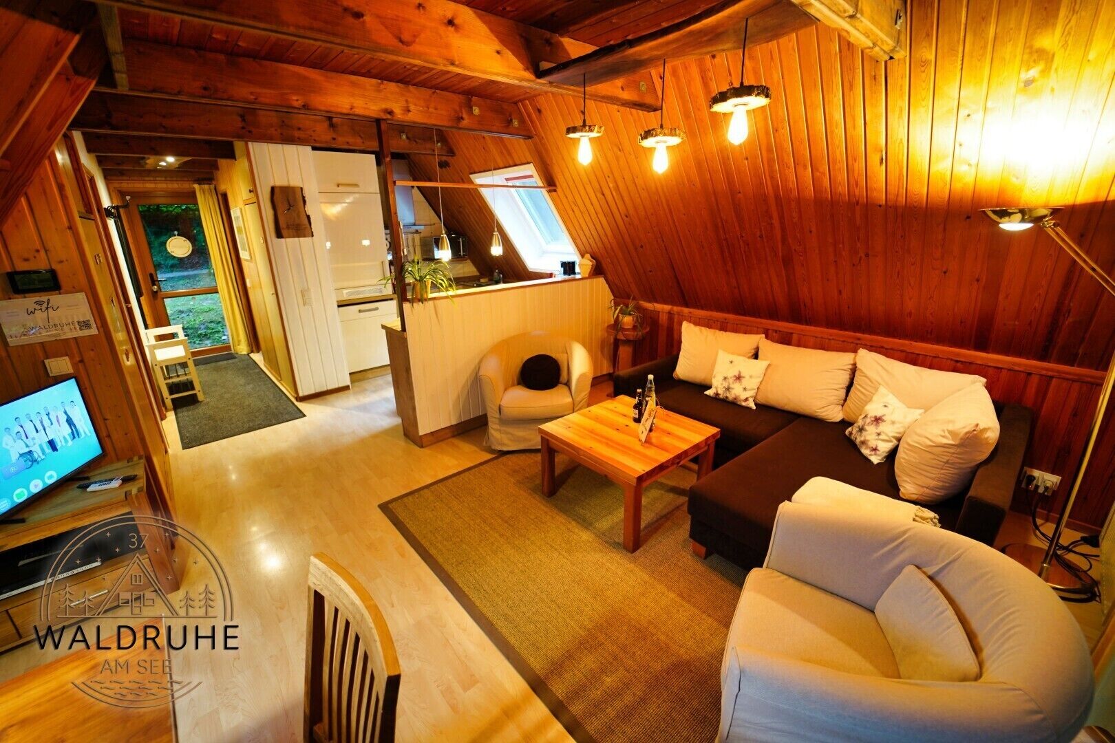 Smart TV, DVD player, table tennis, books