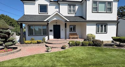 Ryder Cup rental. 4-bedroom house 2 miles from Bethpage Golf Course