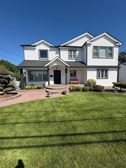 Ryder Cup rental. 4-bedroom house 2 miles from Bethpage Golf Course