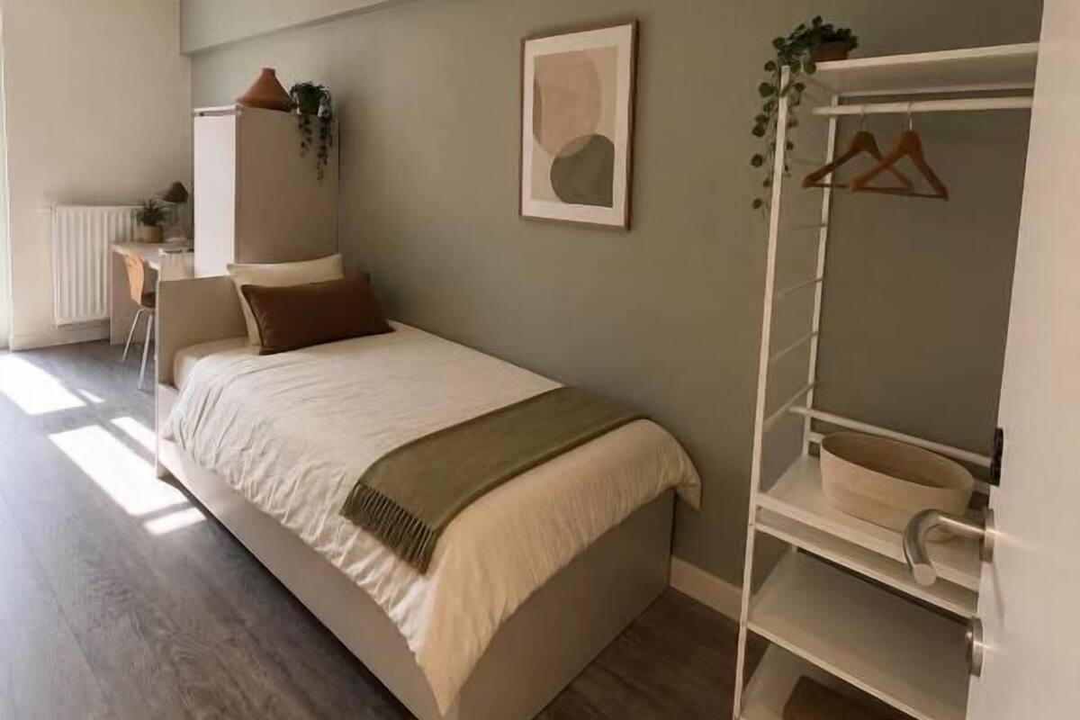 Quarto | Escrivaninha, espaço de trabalho para notebook