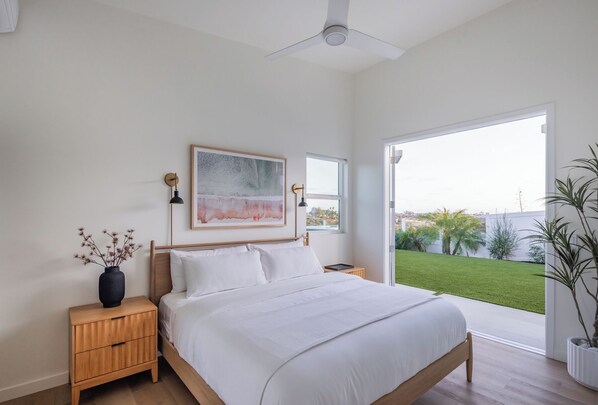 3 chambres, bureau, fer et planche à repasser, accès au Wi-Fi (inclus)