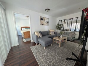 2 quartos, ferros/tábuas de passar roupa, Wi-Fi, roupa de cama