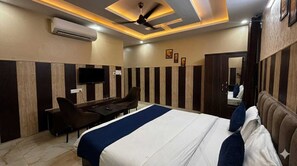 Deluxe tweepersoonskamer | Luxe beddengoed, bedden met traagschuimmatrassen, geluiddichte muren