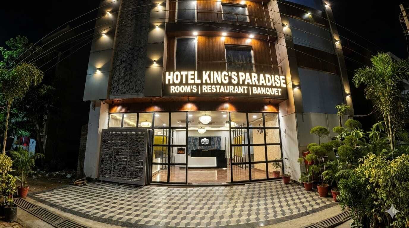 A hotel named 'HOTEL KING'S PARADISE' with a reception area, potted plants, and a check-in counter.