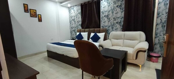 Superior Room | Free WiFi, bed sheets, wheelchair access