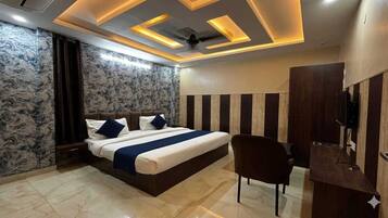 Superior Room, 1 King Bed