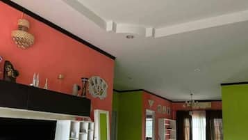 House, 3 Bedrooms, Accessible, Smoking | Living room