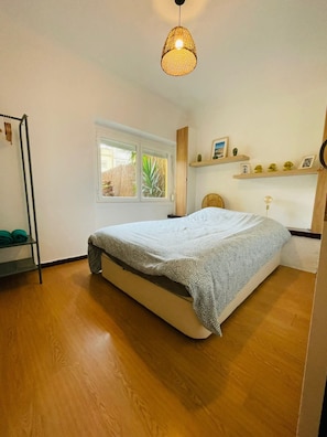 2 bedrooms, WiFi, bed sheets