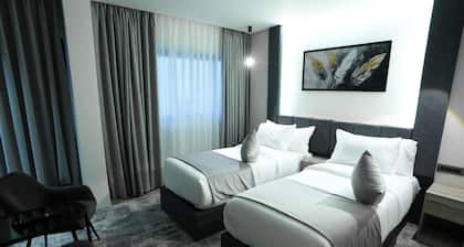 Roya Downtown Boutique Hotel