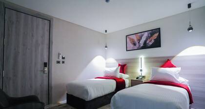 Roya Downton Boutique Hotel