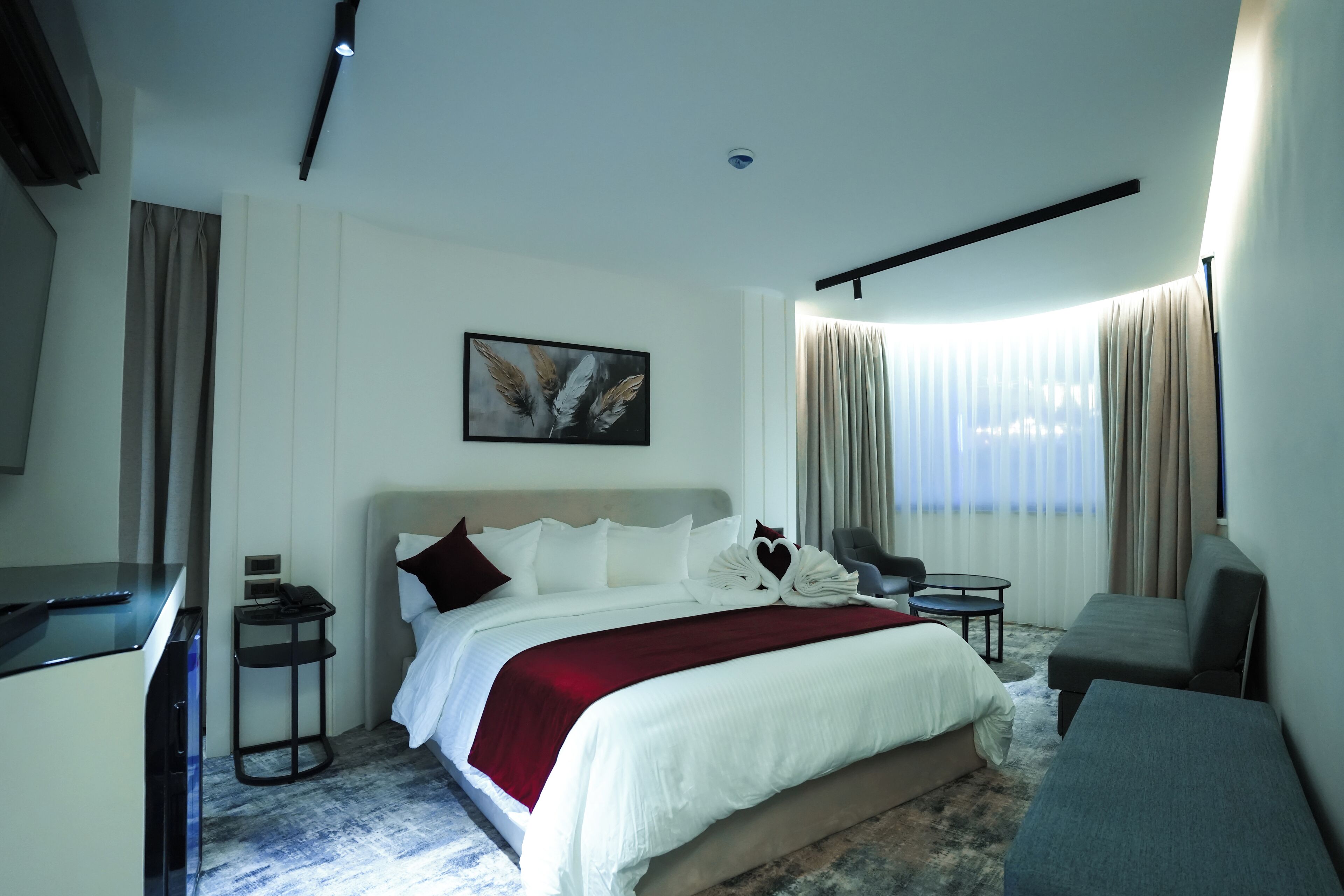 Comfort Studio Suite, City View | In-room safe, blackout drapes, soundproofing, iron/ironing board