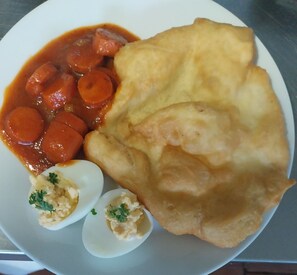 Petit déjeuner buffet servi tous les jours en supplément