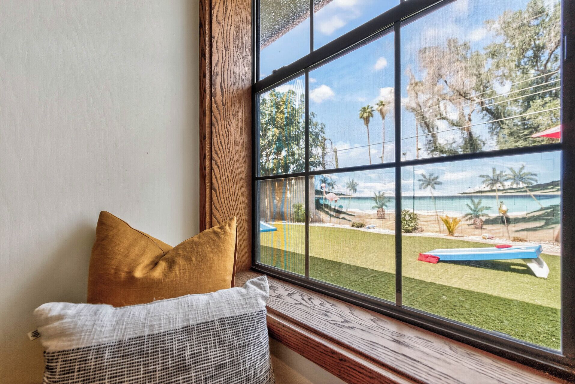 المنشأة من الداخل