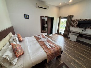 Super Deluxe Room | Desk, laptop workspace, free WiFi - The Elegance Resort (Chittorgarh)