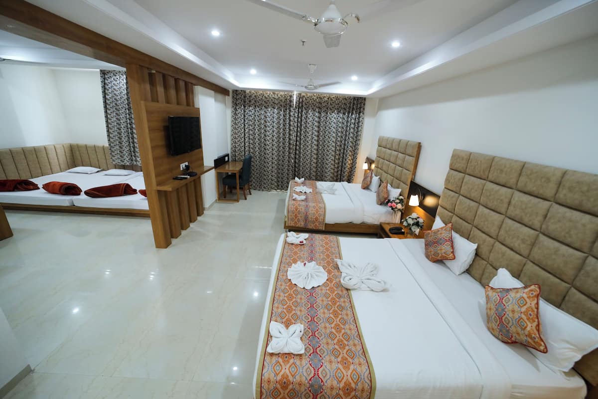 Maharaja Family Suite | Desk, laptop workspace, WiFi (free)