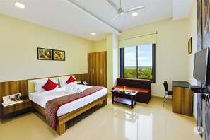 Deluxe Room | Desk, laptop workspace, free WiFi - The Elegance Resort (Chittorgarh)