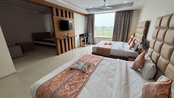 Maharaja Family Suite | Desk, laptop workspace, free WiFi