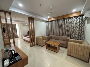 Suite | Living room - The Elegance Resort (Chittorgarh)