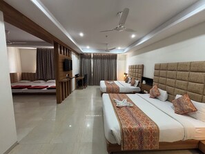 Maharaja Family Suite | Desk, laptop workspace, free WiFi