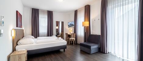 Executive Double Room, City View | Desk, laptop workspace, free WiFi