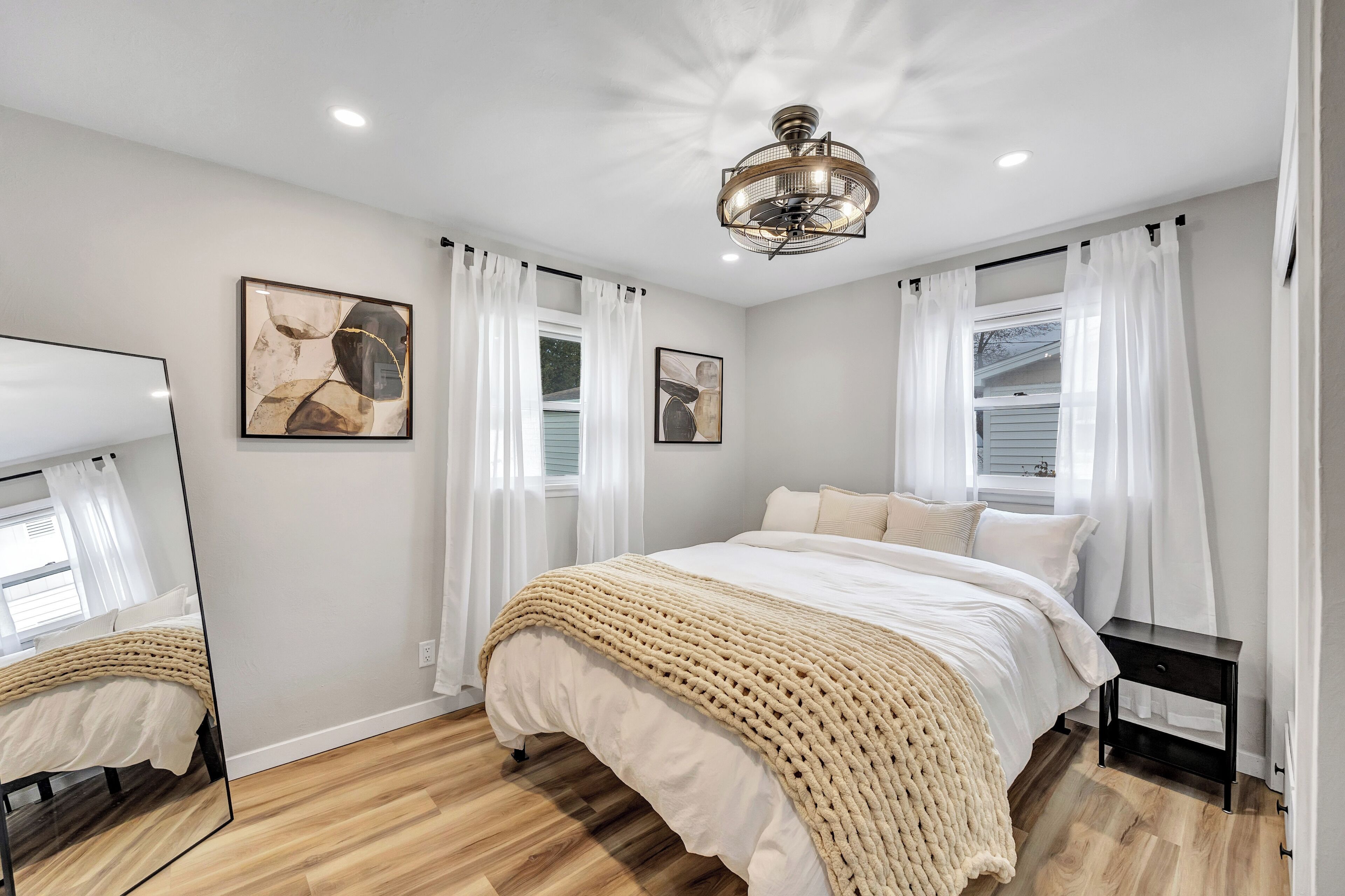 3 dormitorios, tabla de planchar con plancha, wifi gratis y ropa de cama