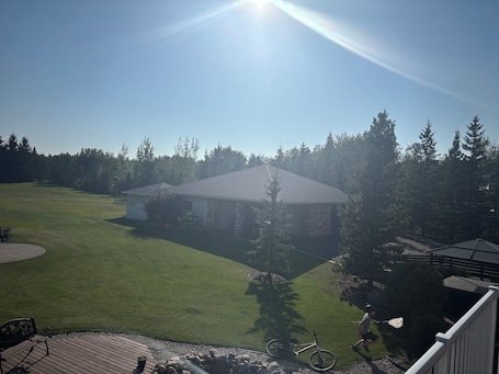 Property grounds. South Park secluded private getaway