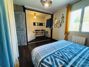 4 bedrooms, internet, bed sheets