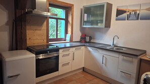 Oven, stovetop, dishwasher