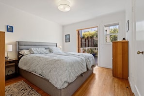 2 bedrooms, iron/ironing board, free WiFi, bed sheets - 2 bed/2 bath in the heart of Bernal Heights (San Francisco)