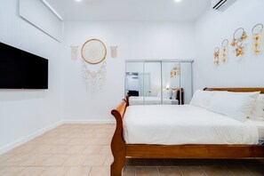 In-room safe, iron/ironing board, free WiFi, bed sheets