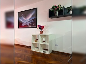 Basic Apartment | Interior