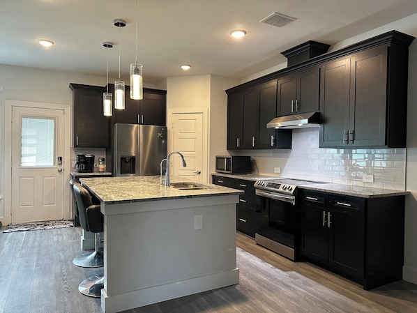 Microwave, oven, stovetop, dishwasher