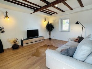 تلفزيون ذكي