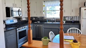 茶具/咖啡用具、冰箱、微波炉、烤箱