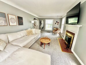 TV, fireplace