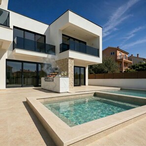 Front of property - Villa Just be Light by Trawelltopia (Kaštel Stari)