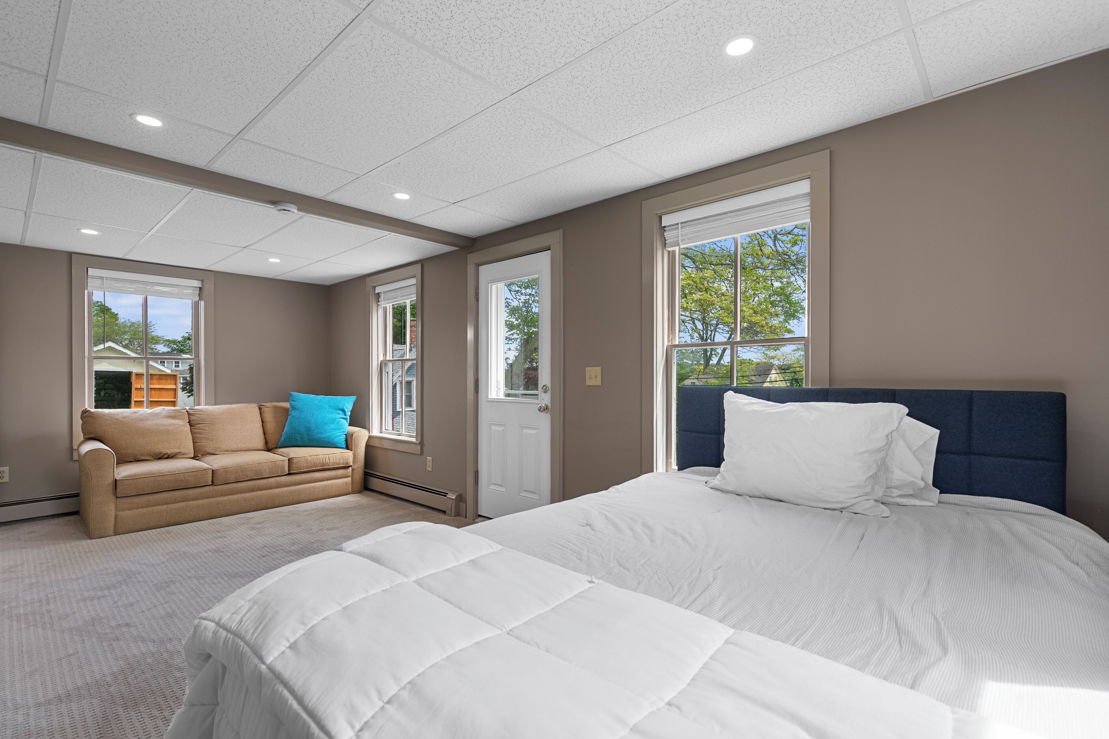 4 bedrooms, WiFi, bed sheets